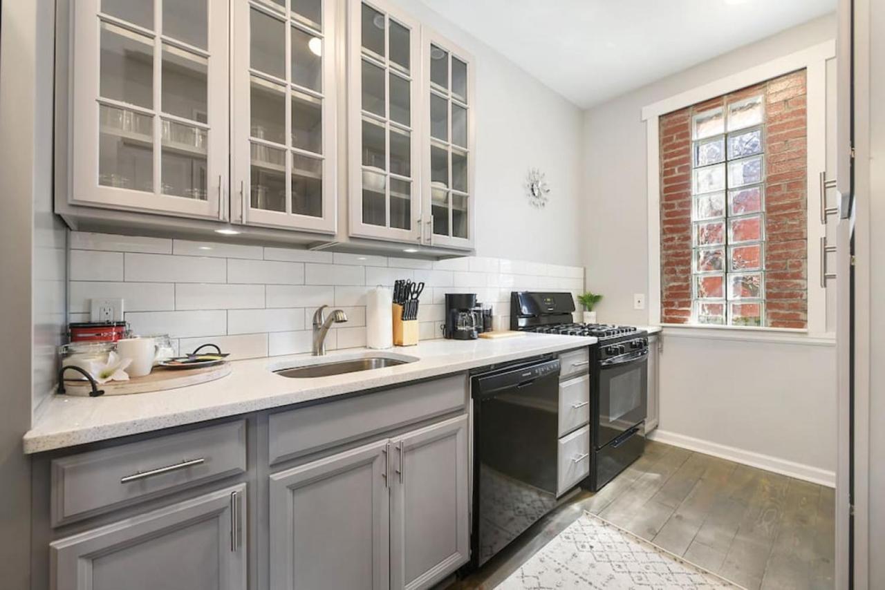 The Full - Great For Groups, 3 Separate Apts., Free Parking *