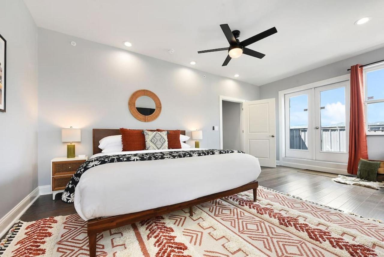 Holiday home The Charlotte - Rooftop Patio, King Bed, Garage Parking, Prime Location Pittsburgh