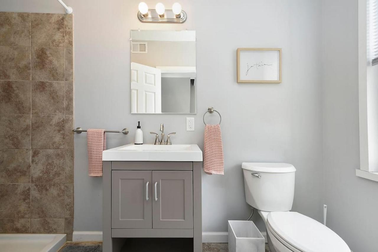 Free Parking, Walk Everywhere, 2 Private Bathrooms Casa de férias Pittsburgh