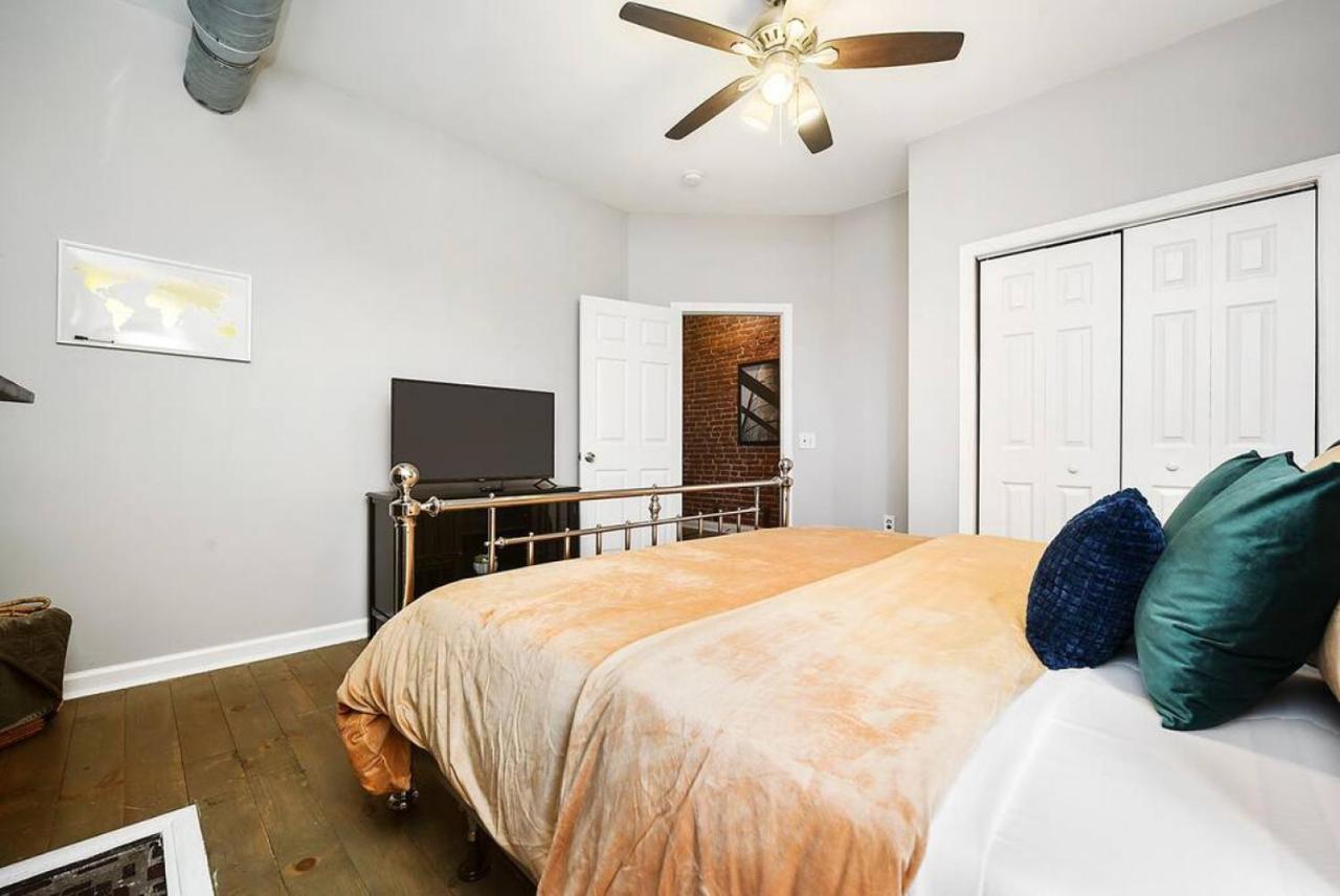 The Full - Great For Groups, 3 Separate Apts., Free Parking *