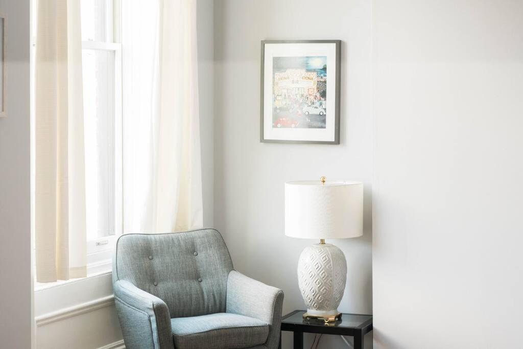 Parking - Walkable - Groupstays - Washer Apartment *