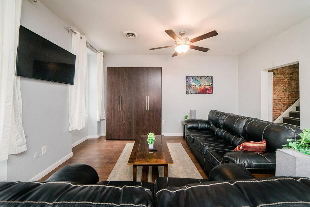 Apartment Off-street Parking - Washer & Dryer - Groupstay *