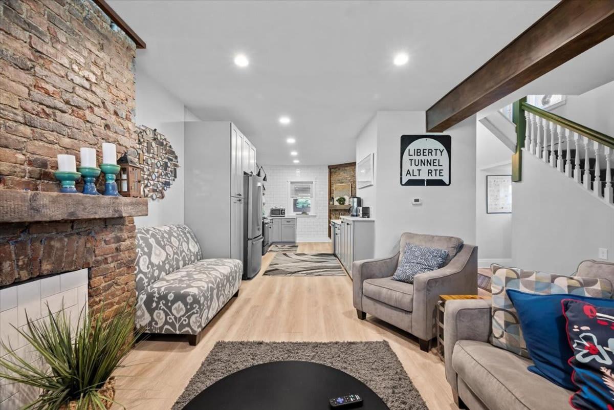 Holiday home Sophisticated Elegance In Pghs Scenic Locale *