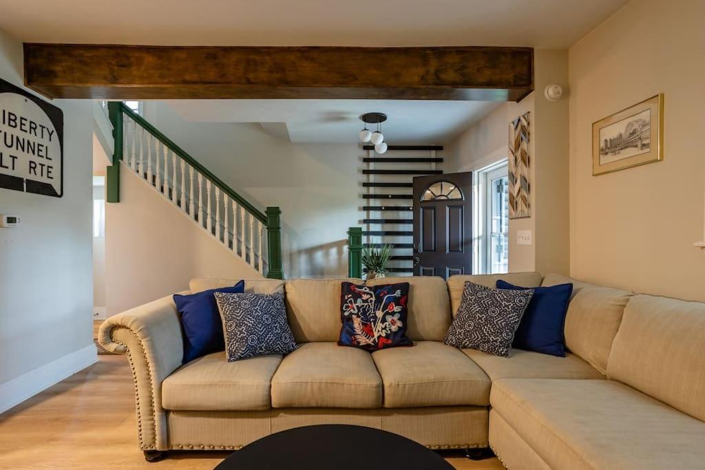 Holiday home Sophisticated Elegance In Pghs Scenic Locale