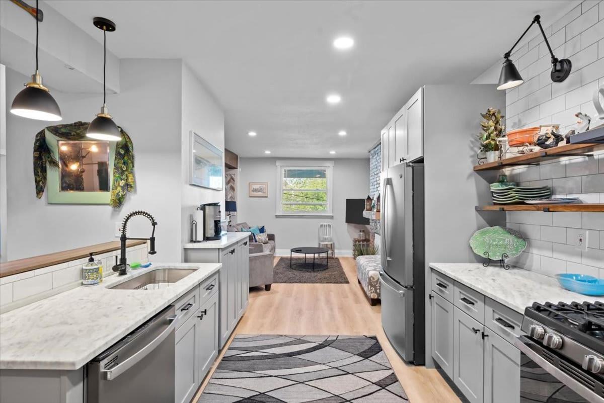 Sophisticated Elegance In Pghs Scenic Locale * Pittsburgh