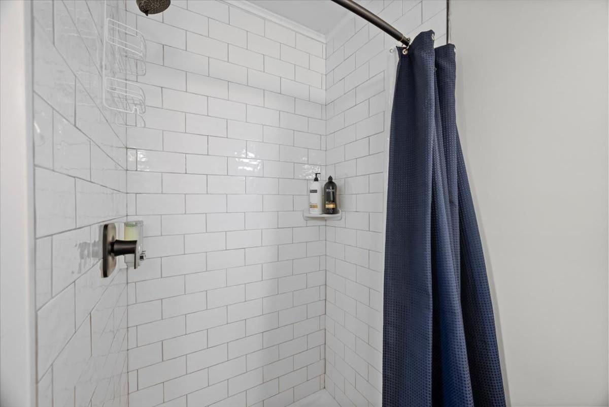 Sophisticated Elegance In Pghs Scenic Locale