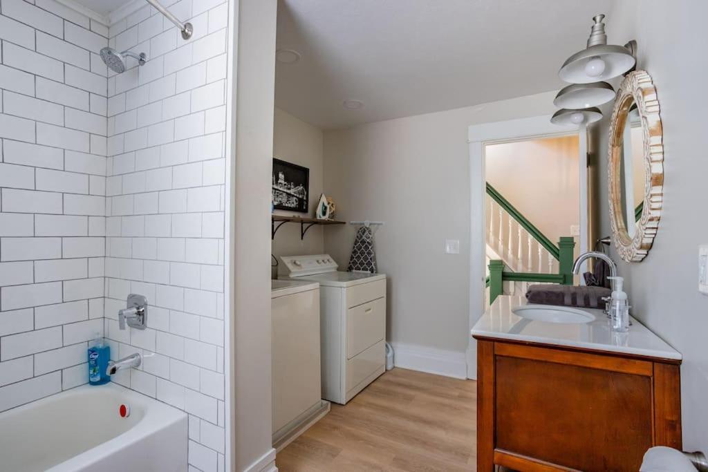 Sophisticated Elegance In Pghs Scenic Locale * Pittsburgh