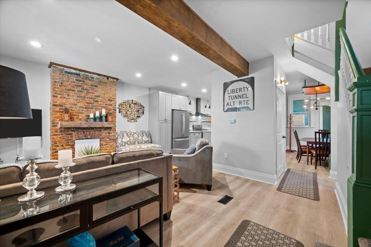 Sophisticated Elegance In Pghs Scenic Locale * Pittsburgh