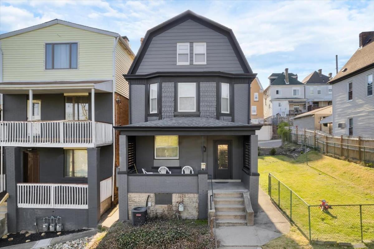 Sophisticated Elegance In Pghs Scenic Locale Pittsburgh
