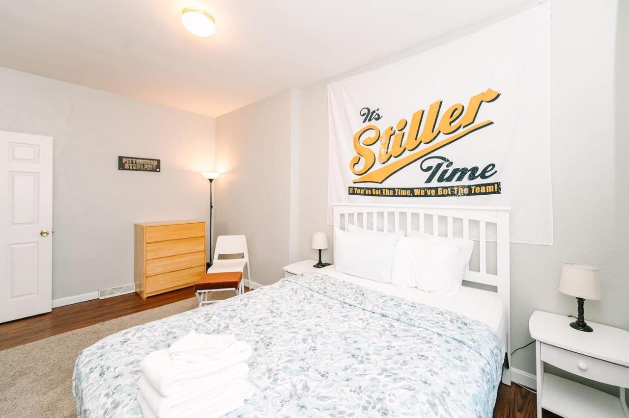 Apartment Pittsburgh's Sports Suite- Free Driveway Parking *