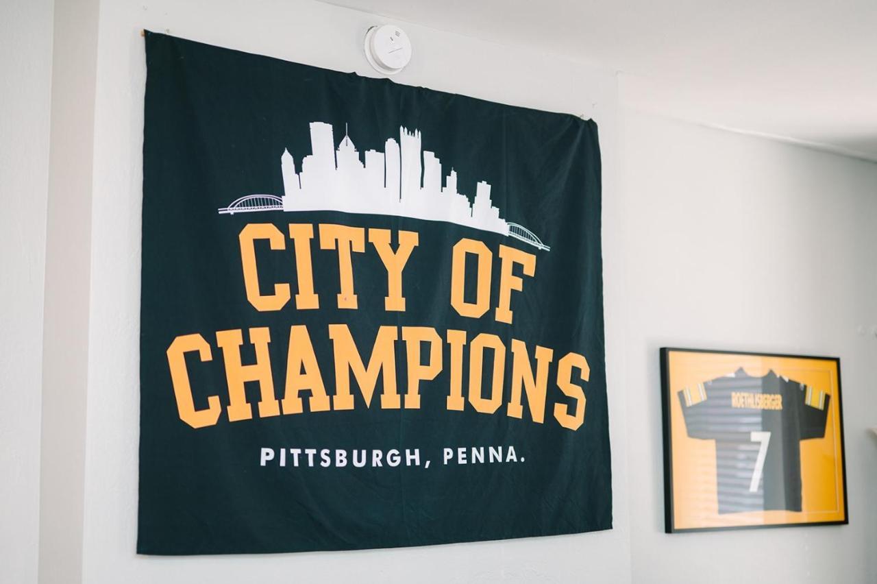 Pittsburgh's Sports Suite- Free Driveway Parking *