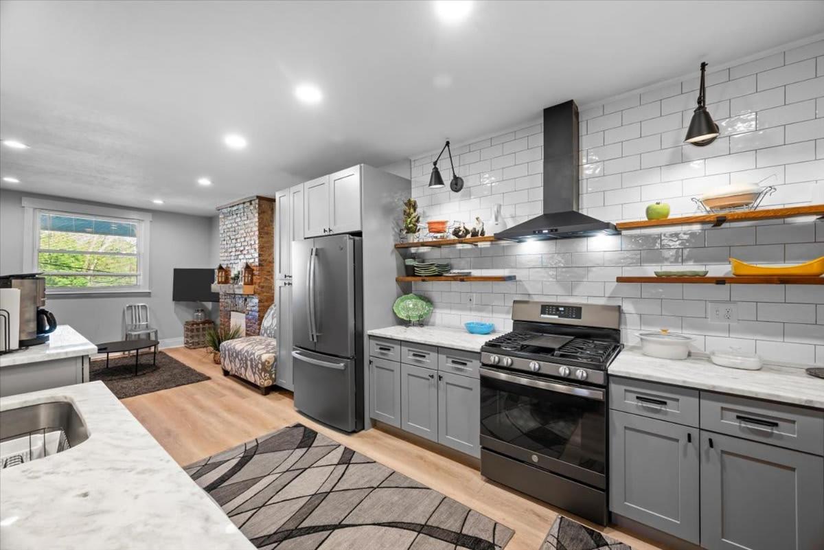 Holiday home Sophisticated Elegance In Pghs Scenic Locale Pittsburgh
