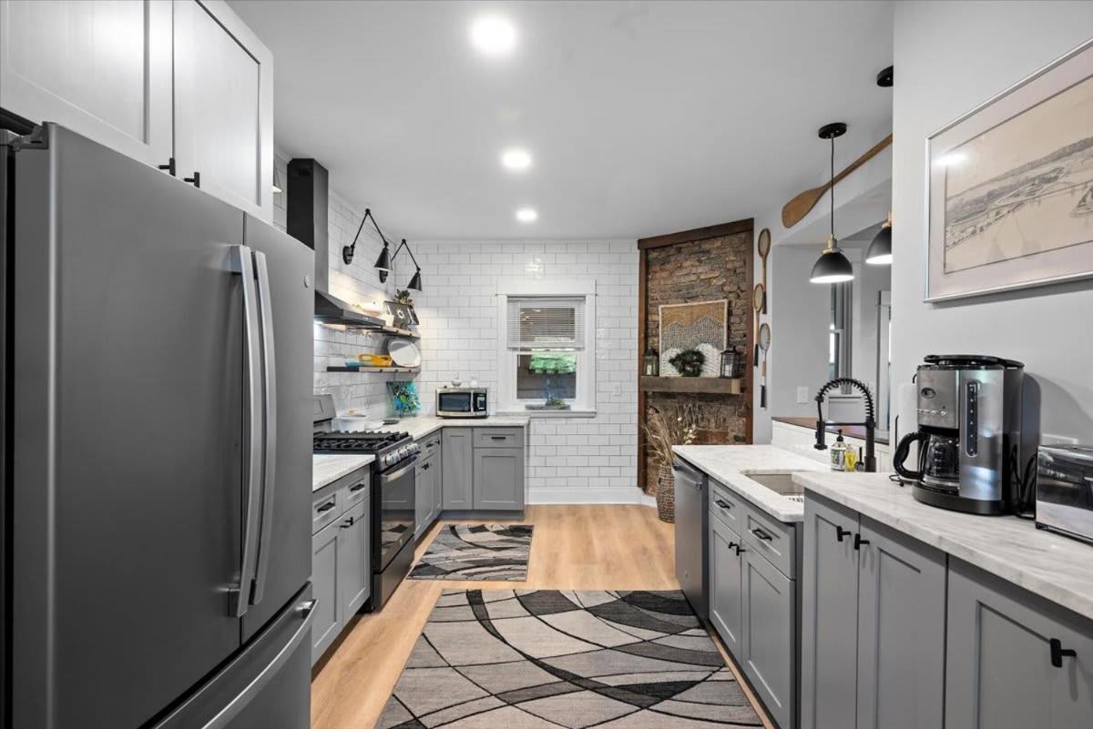 Sophisticated Elegance In Pghs Scenic Locale Pittsburgh