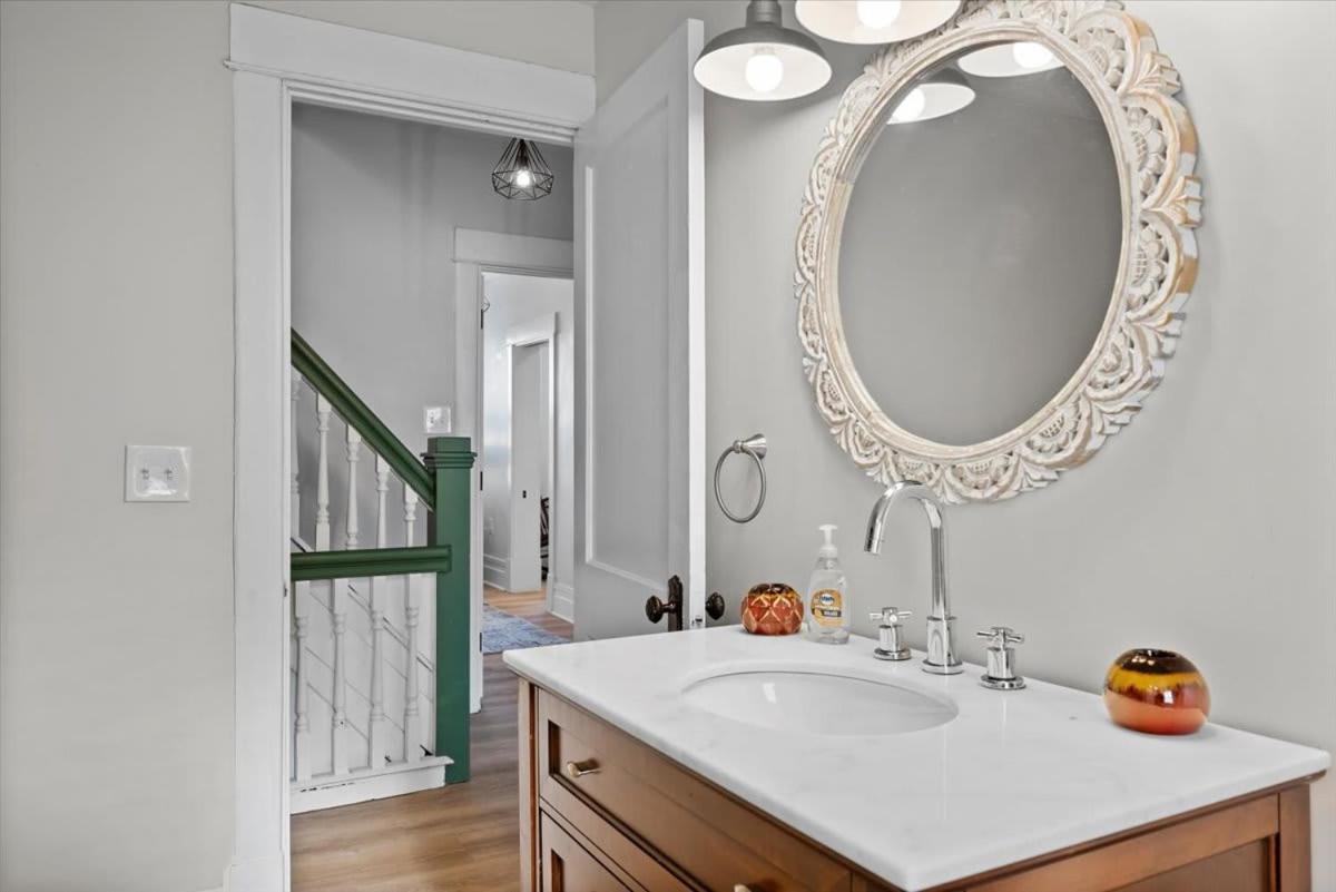Holiday home Sophisticated Elegance In Pghs Scenic Locale Pittsburgh