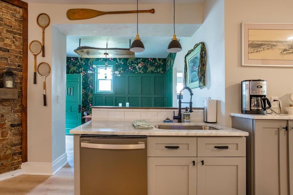 Holiday home Sophisticated Elegance In Pghs Scenic Locale