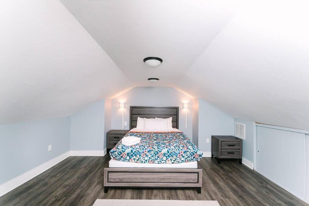 High-speed Internet - Parking - Washer & Dryer Apartment