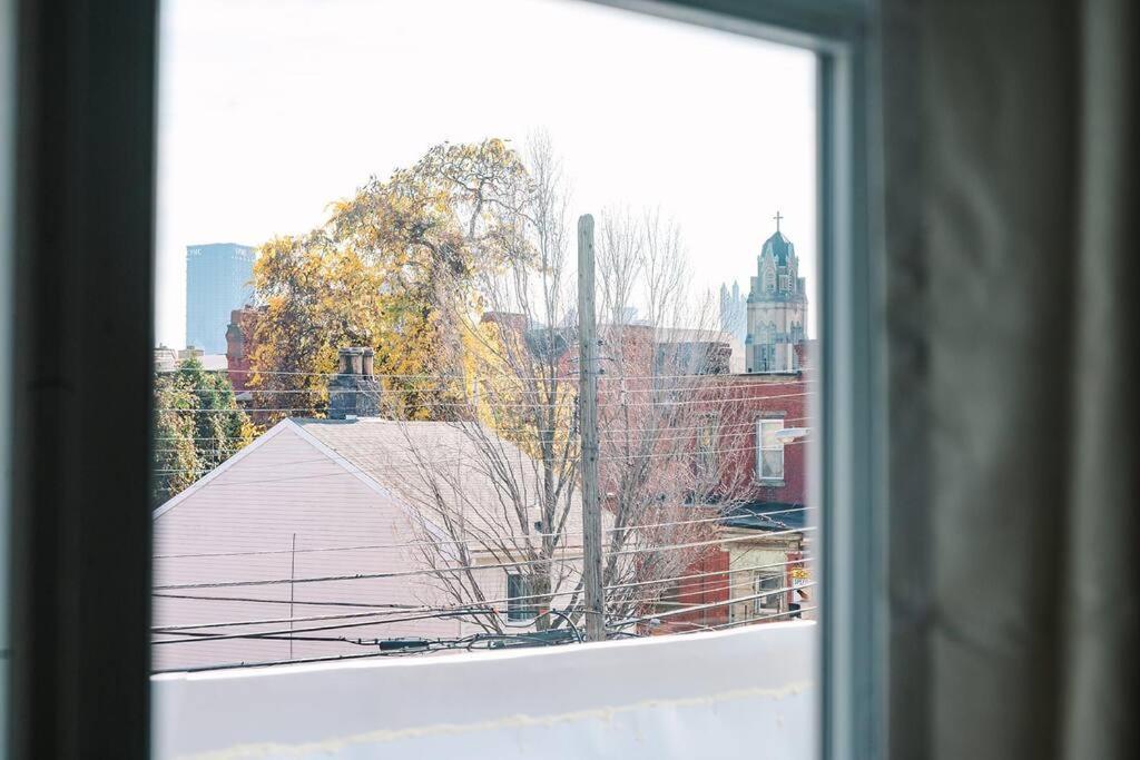 Apartment High-speed Internet - Parking - Washer & Dryer Pittsburgh