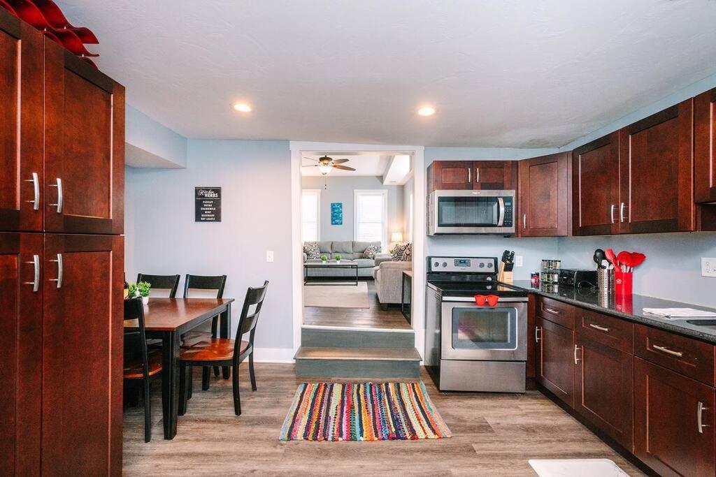 Apartment High-speed Internet - Parking - Washer & Dryer Pittsburgh