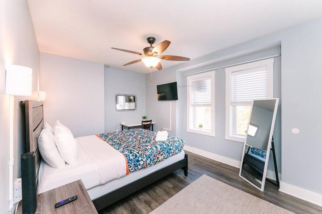 High-speed Internet - Parking - Washer & Dryer Apartment *