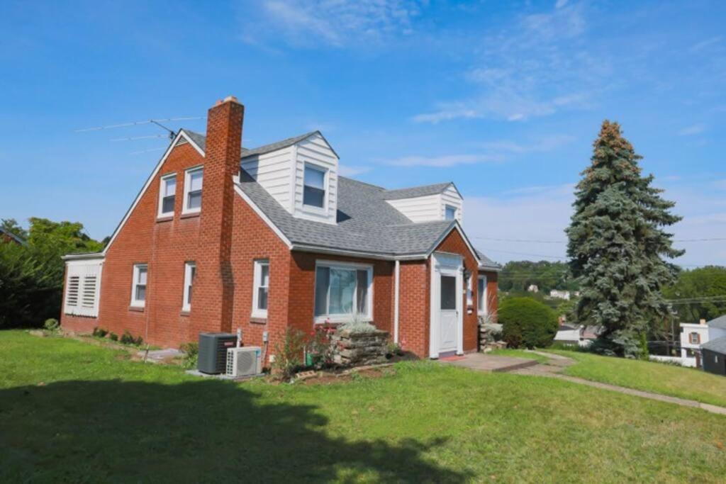 Close To * Charming Xl Cape Cod * Airport Holiday home