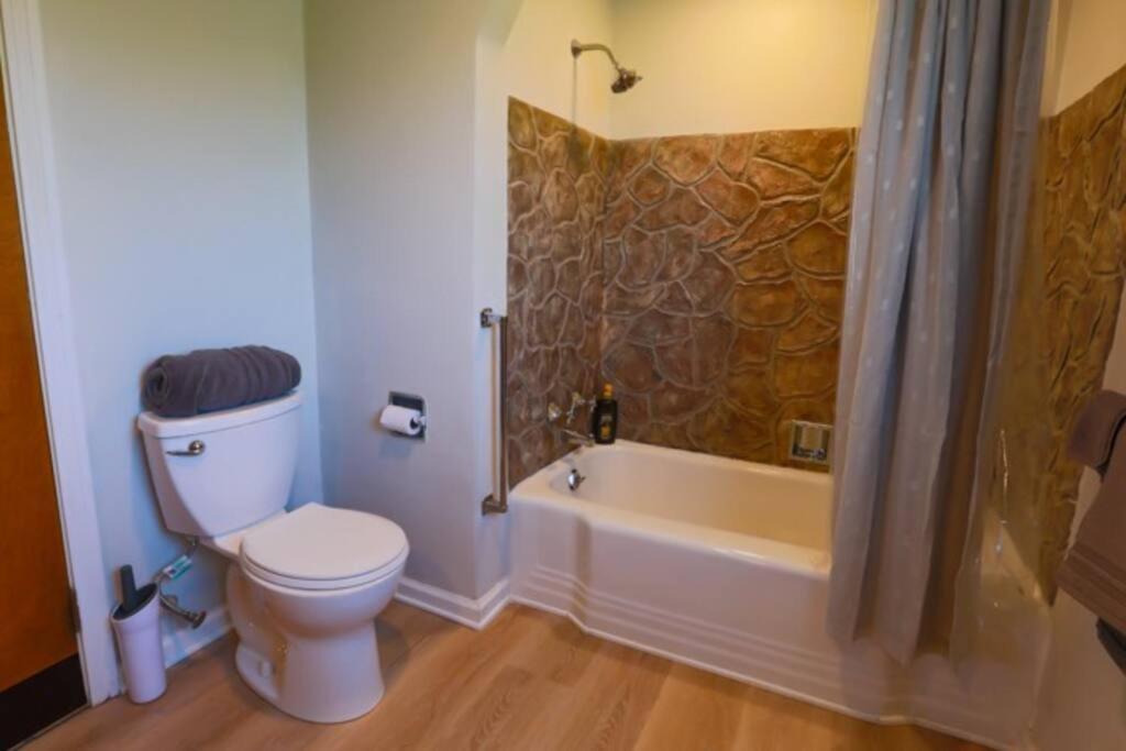 Holiday home Close To * Charming Xl Cape Cod * Airport Pittsburgh