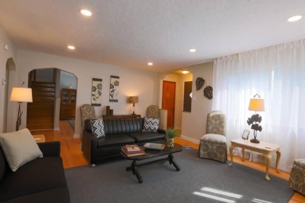 Close To * Charming Xl Cape Cod * Airport * Pittsburgh