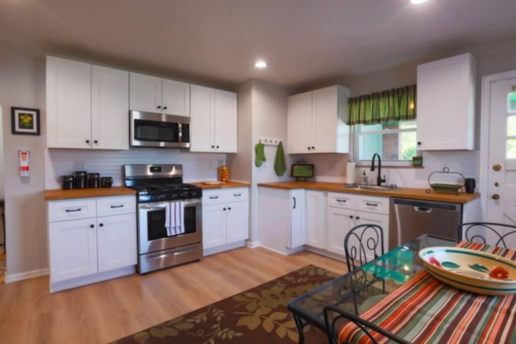 Close To * Charming Xl Cape Cod * Airport Holiday home Pittsburgh