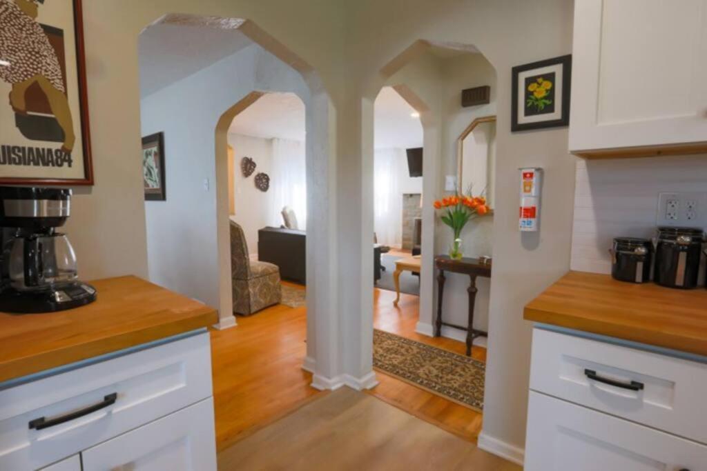 Close To * Charming Xl Cape Cod * Airport *