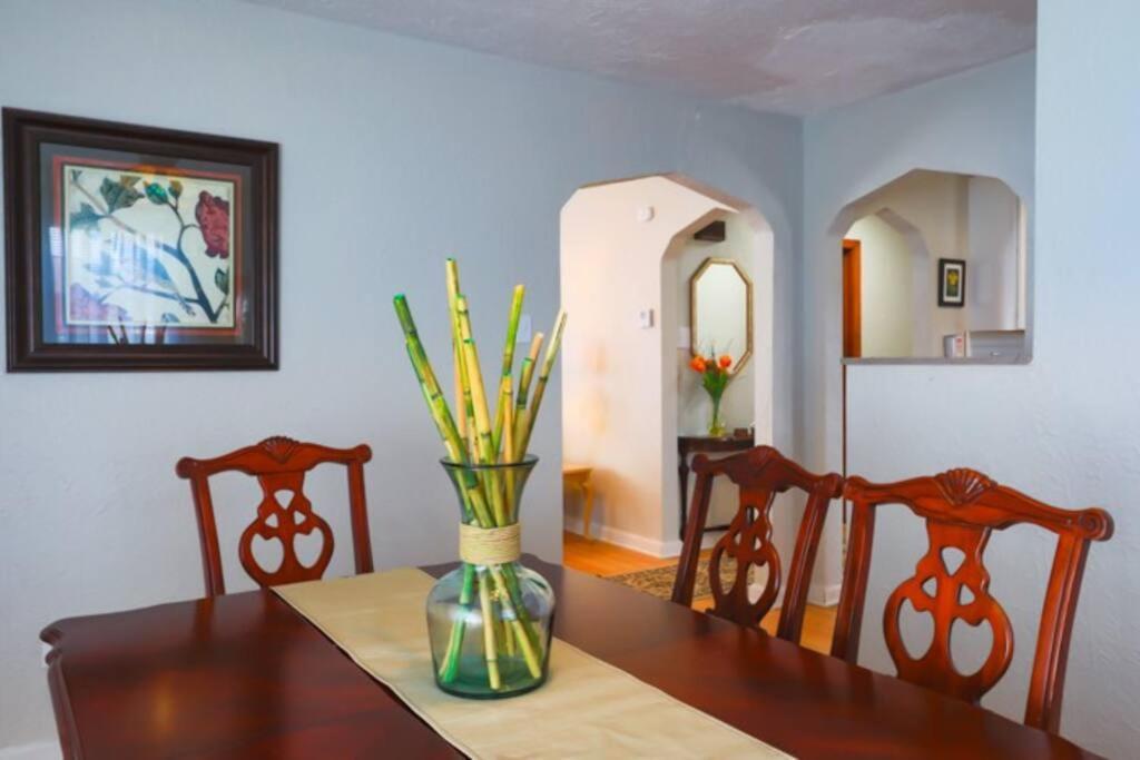 Close To * Charming Xl Cape Cod * Airport *