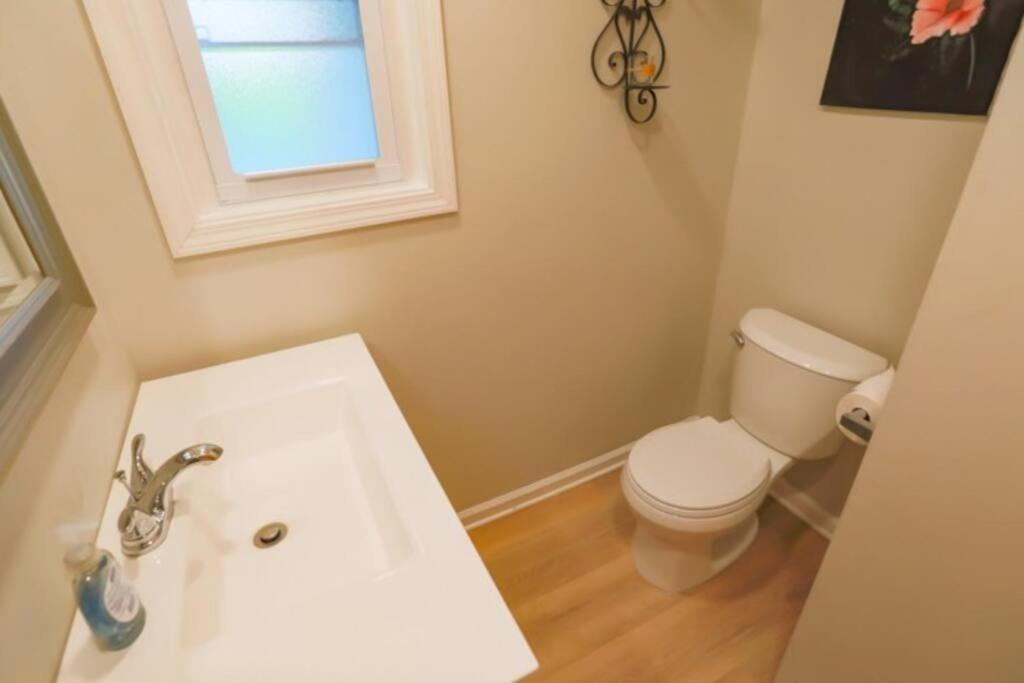 Holiday home Close To * Charming Xl Cape Cod * Airport *