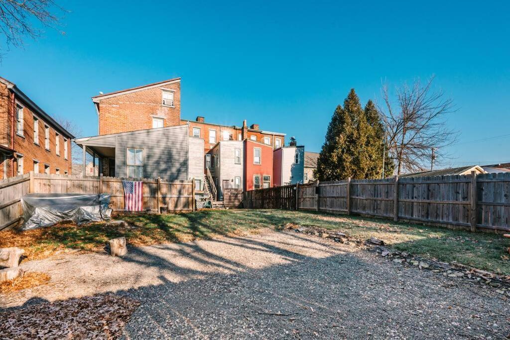 Free Parking - High Speed Internet - Yard