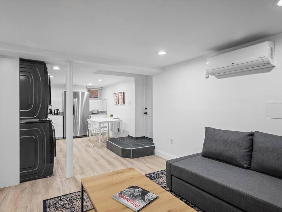 Shadyside, Pittsburgh, Modern And Quiet 1 Bedroom Unit1 With Free Parking *
