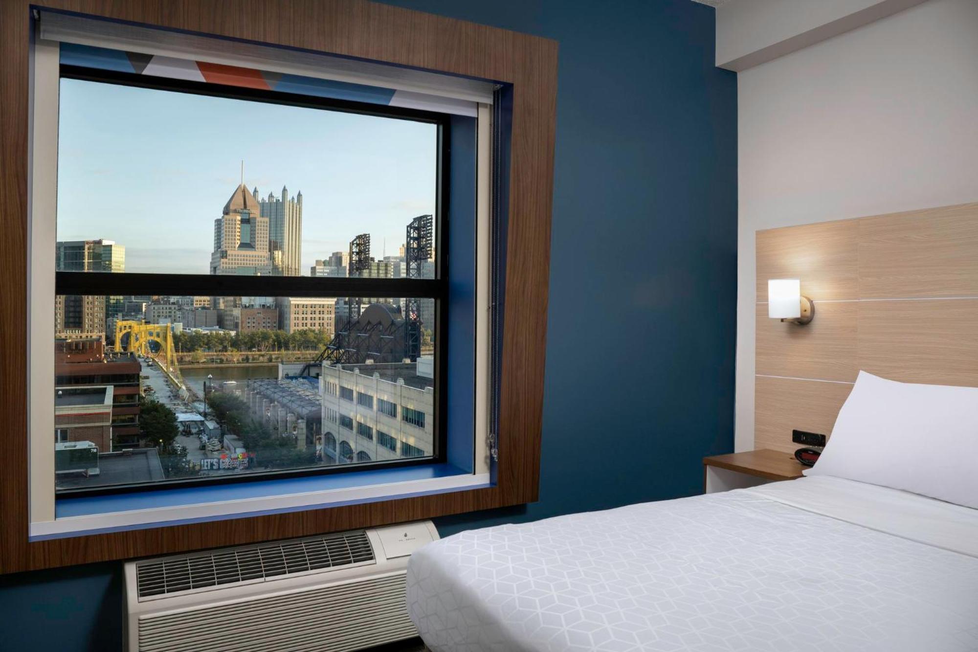 Express & North Shore By Ihg