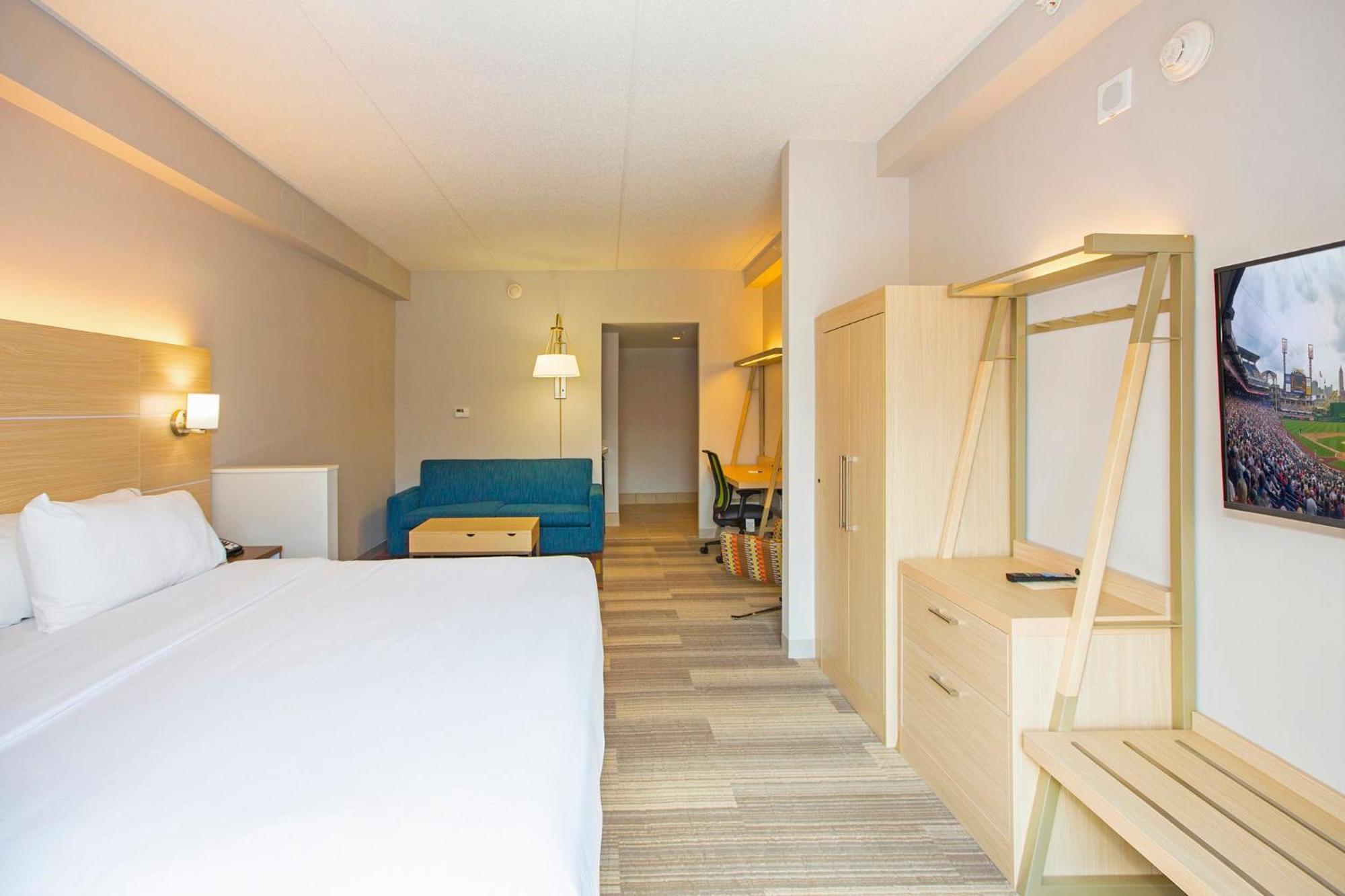 Hotel Express & North Shore By Ihg 4*