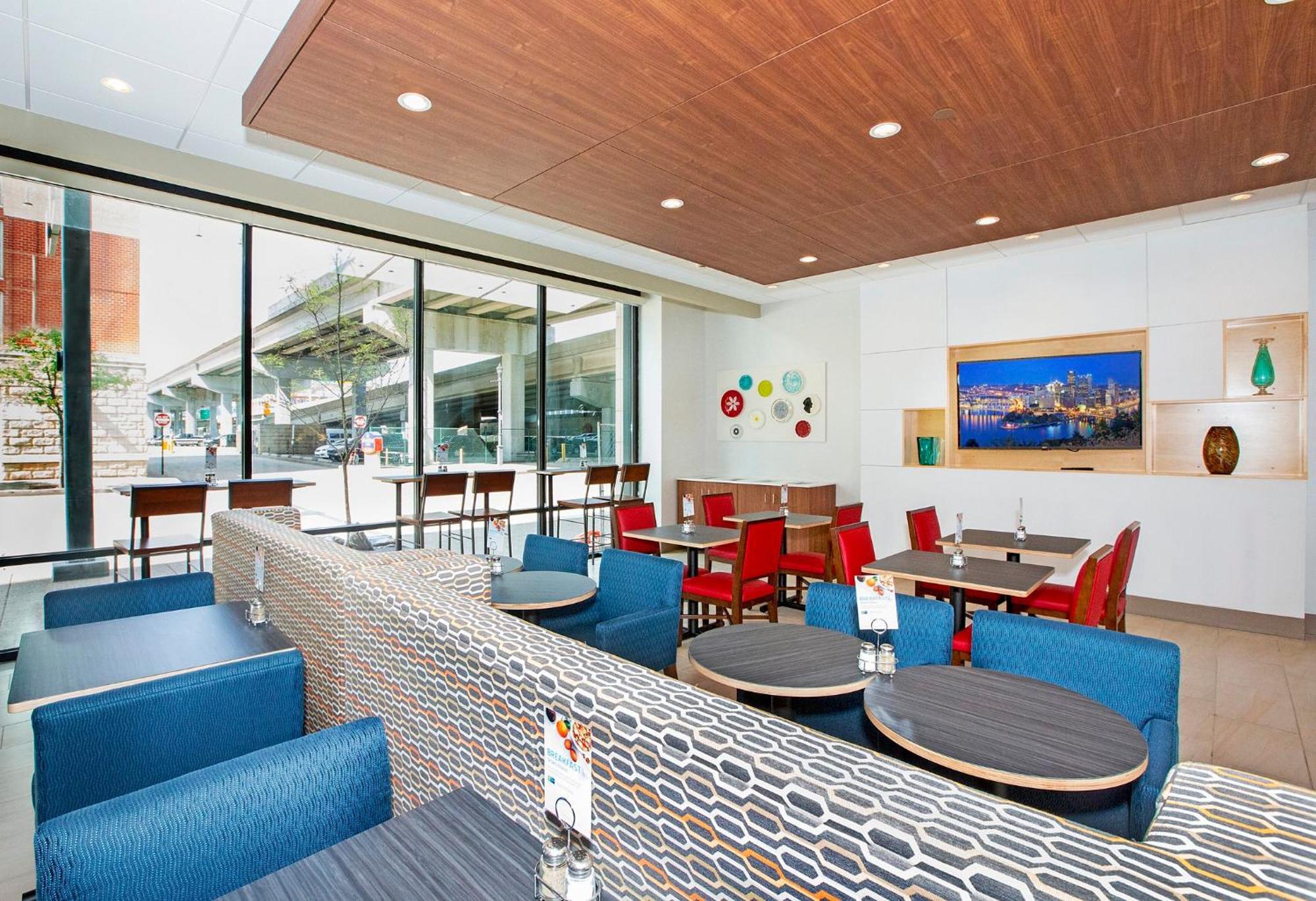 Hotel Express & North Shore By Ihg