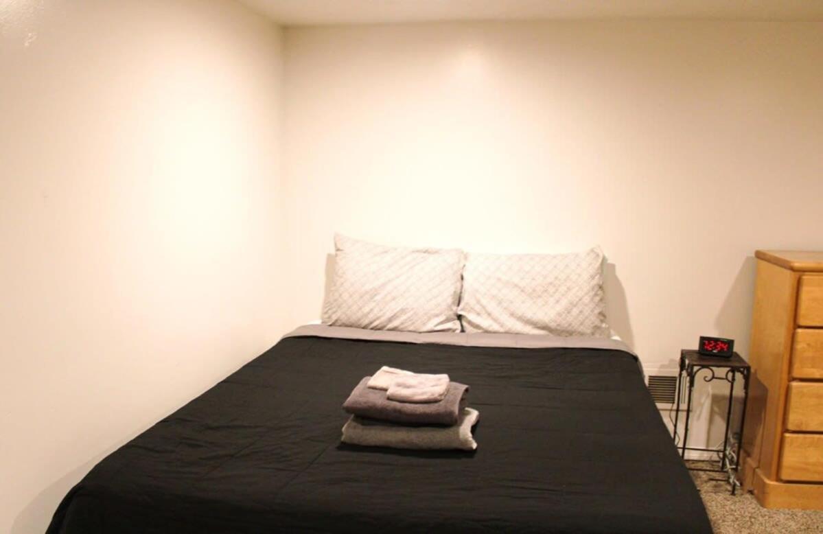 1 Bed - Amazing Location 1 Block To Carson St *