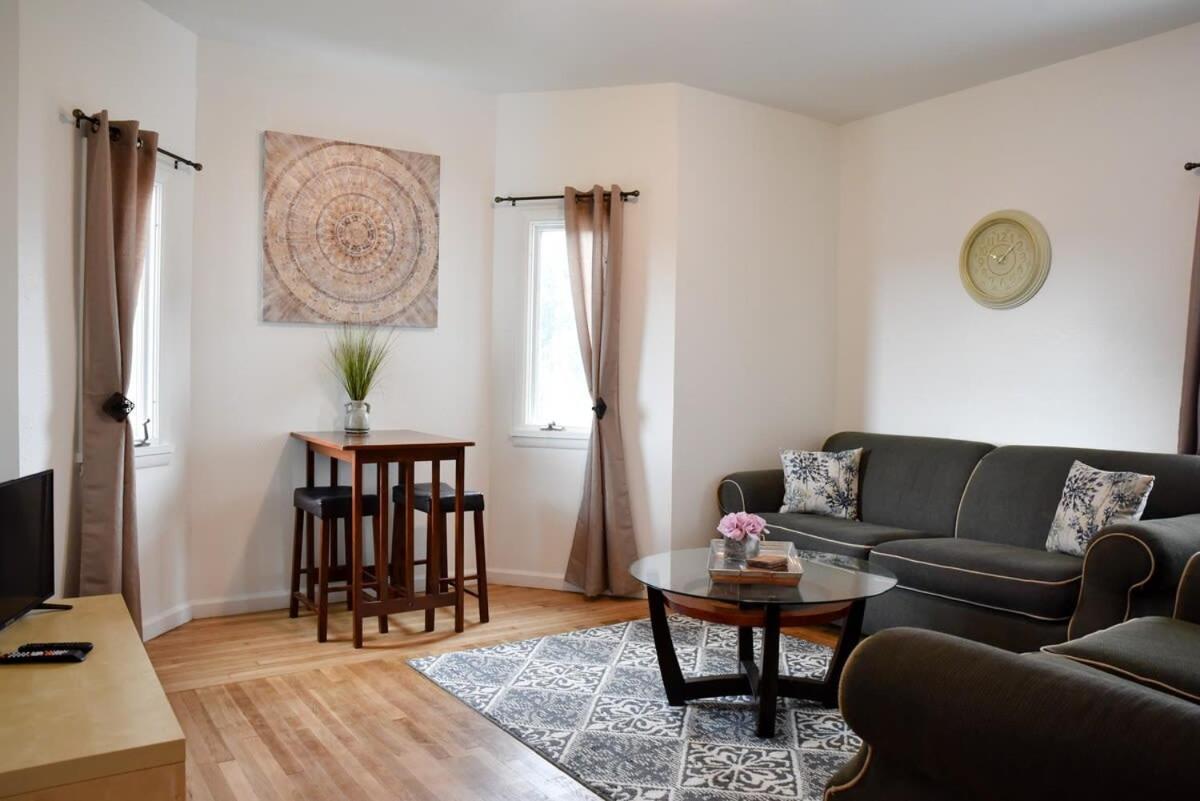 Cozy & Family Friendly Sleeps 6 Holiday home Pittsburgh