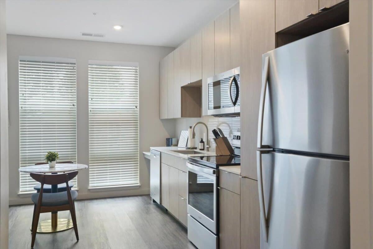 Apartment Cozysuites Modern 1br, Lawrenceville