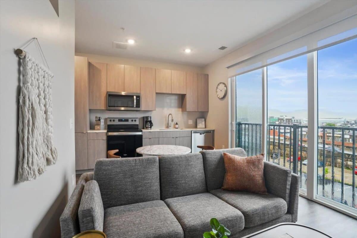 Cozysuites Roomy 1br, Lawrenceville Apartment *