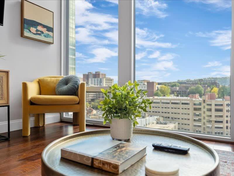 Cozysuites 1br, Ppg Paints Arena, Pitts Apartment