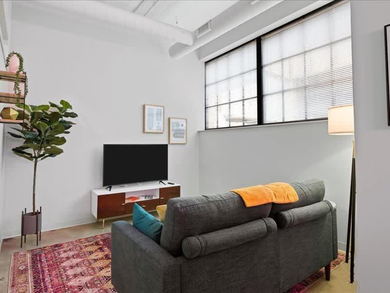 Cozysuites Roomy 1br, Downtown *