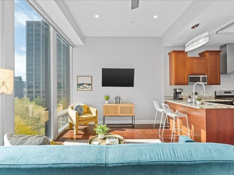 Cozysuites Modern 1br, Ppg Paints Arena, Pitts