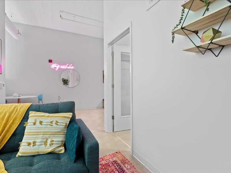 Cozysuites Roomy 1br, Downtown