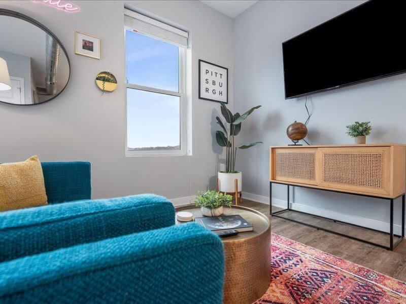 Cozysuites Lavish Sdo Lawrenceville