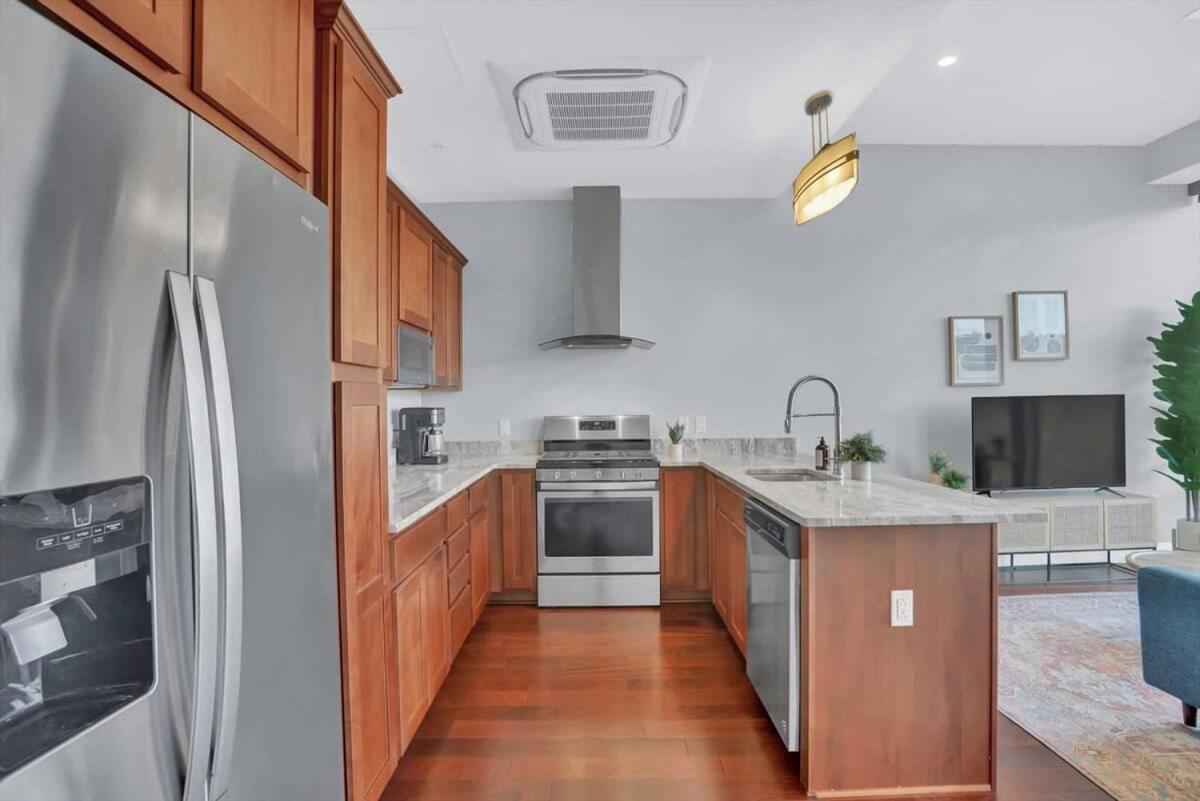 Cozysuites Posh 1br, Ppg Paints Arena, Pitts Apartment