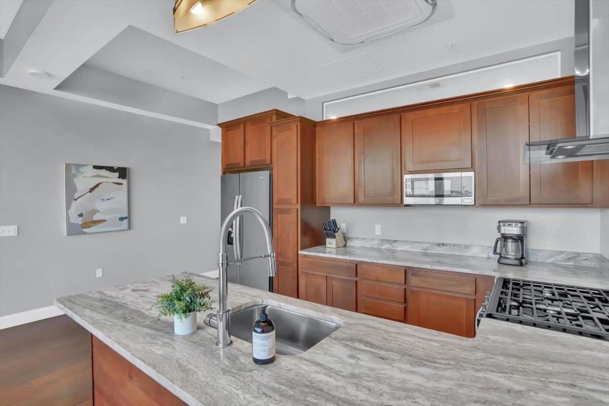 Apartment Cozysuites Posh 1br, Ppg Paints Arena, Pitts *