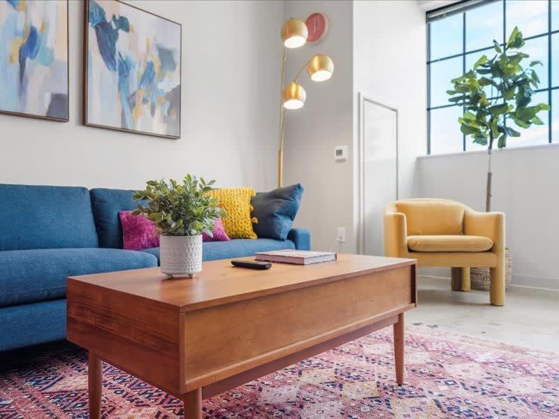 Cozysuites Modern 2br, Downtown