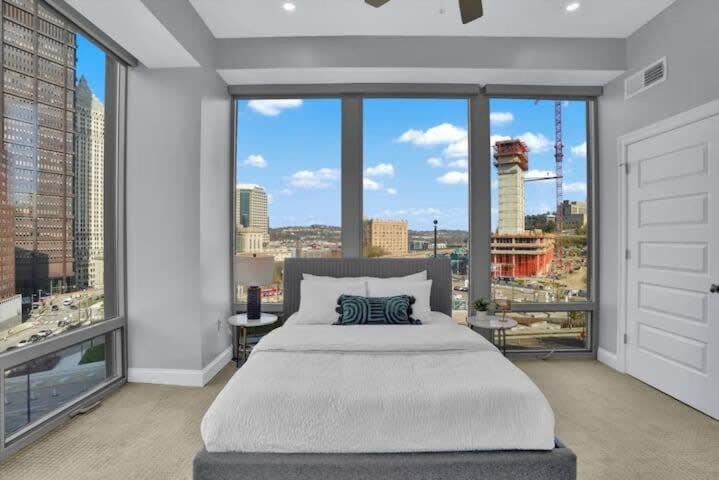 Two Posh Cozysuites, Ppg Paints Arena, Pitts Apartment Pittsburgh