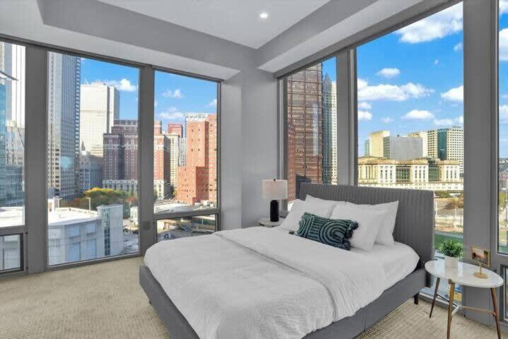 Apartment Two Posh Cozysuites, Ppg Paints Arena, Pitts *