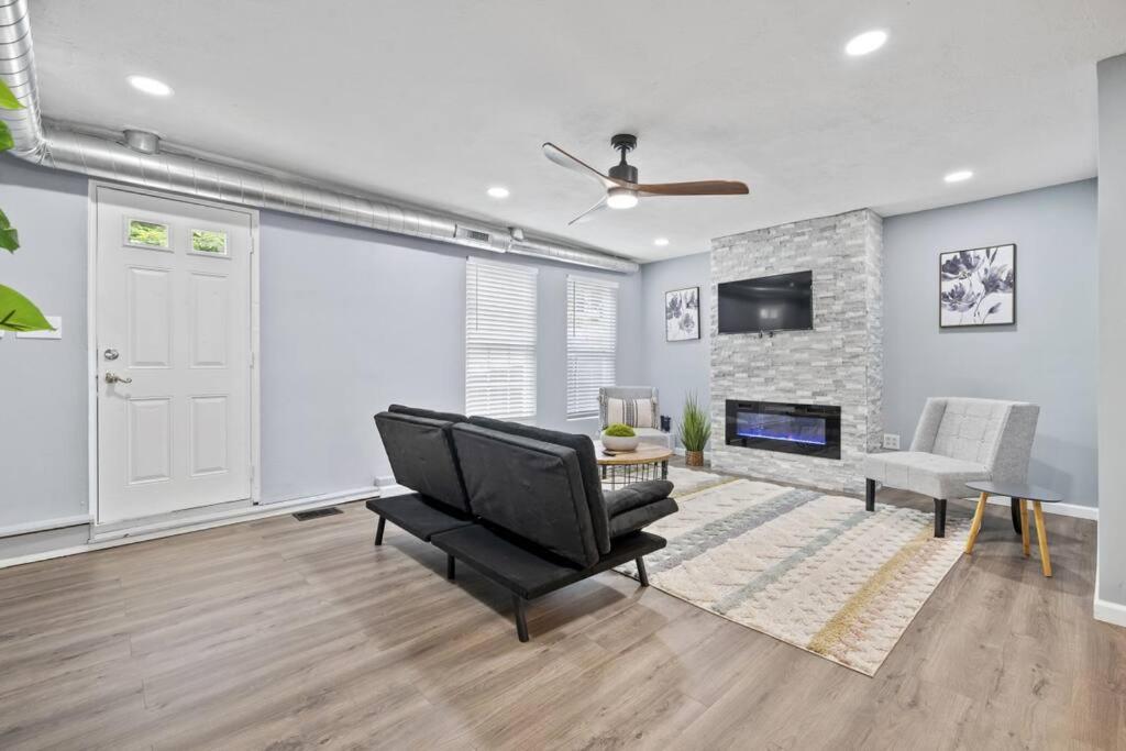 Holiday home 3br Charming With Fireplace Pittsburgh